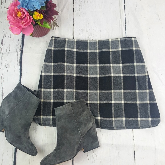 Theory Dresses & Skirts - Theory Virgin Wool Blend Plaid Mini Skirt SzS #302